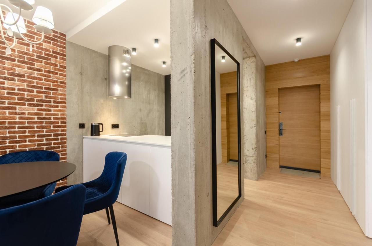 Petrovdom 12-95 Loft Apartments At Rc Kvartet, 16Г Vasyl Lypkivskyi Street Kyiv Exterior photo