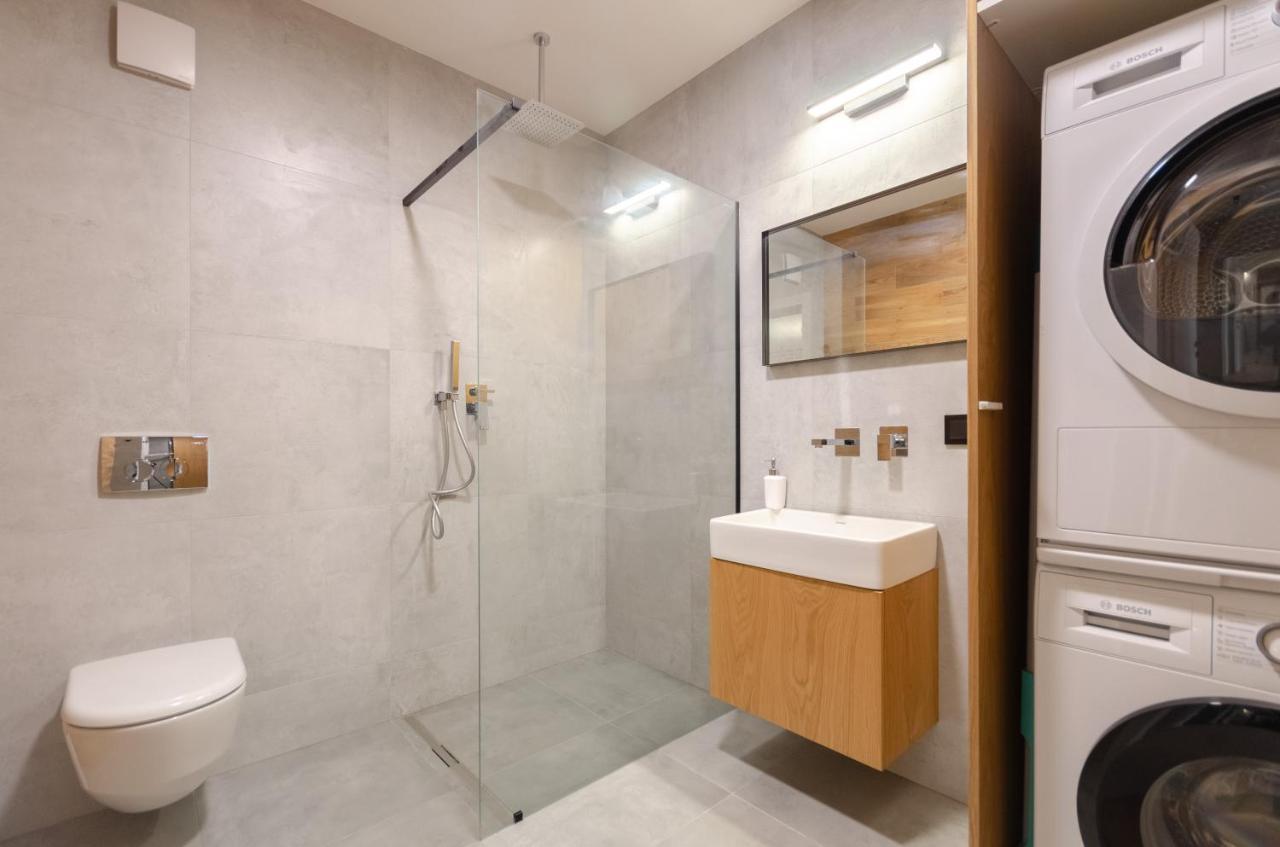 Petrovdom 12-95 Loft Apartments At Rc Kvartet, 16Г Vasyl Lypkivskyi Street Kyiv Exterior photo